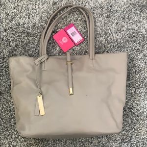 Vince Camuto Leila Tote (T04) Shoulder Bag